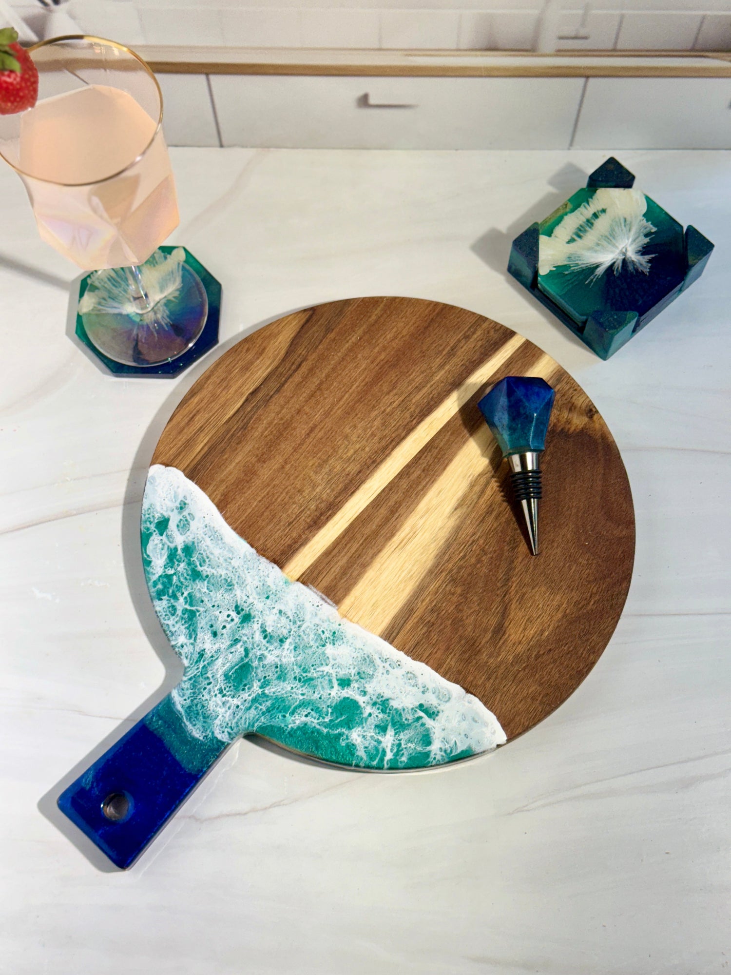ROUND ACACIA CUTTING BOARD